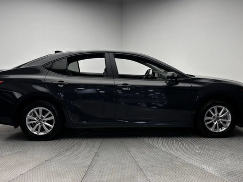 Used 2025 Toyota Camry LE AWD/4WD image 37