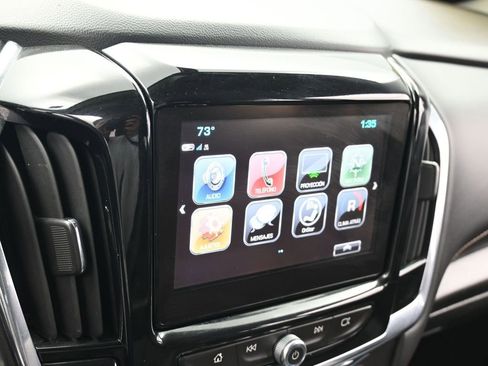 Used 2018 Chevrolet Traverse LT image 18