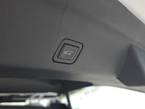 Used 2024 Chevrolet Tahoe LT w/ LT Signature Plus Package RWD image 12