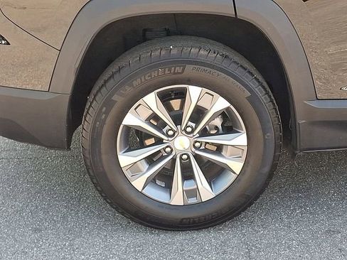 Used 2025 Chevrolet Equinox LT AWD/4WD image 24