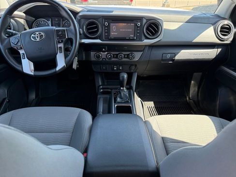 Used 2019 Toyota Tacoma SR5 AWD/4WD image 13
