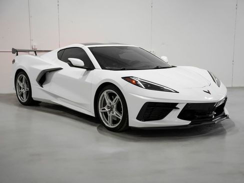 Used 2020 Chevrolet Corvette Stingray Premium Cpe w/ 3LT Preferred Equipment Group image 8