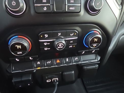 Used 2019 Chevrolet Silverado 1500 LT w/ Texas Edition image 10