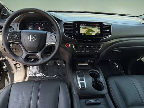 Used 2023 Honda Passport TrailSport image 17