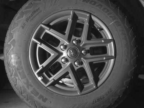 Used 2025 Jeep Wrangler Sport S AWD/4WD image 15