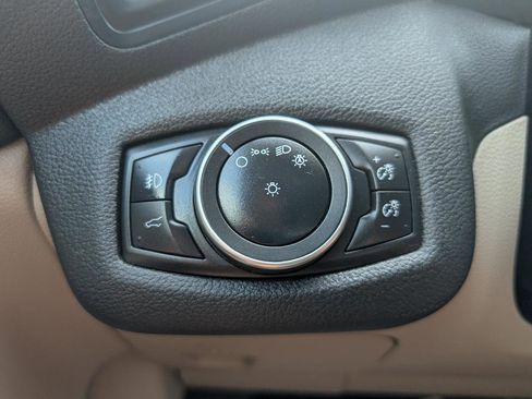 Used 2019 Ford Escape SEL AWD/4WD image 20