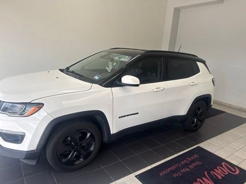 Used 2021 Jeep Compass Latitude FWD image 1