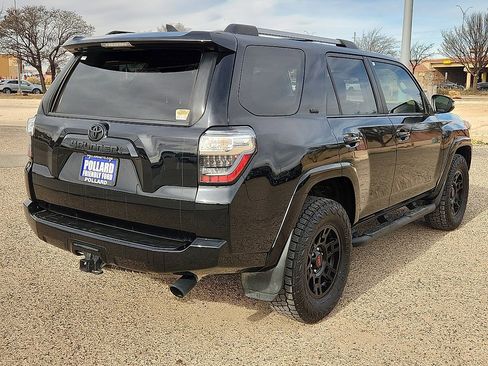Used 2022 Toyota 4Runner SR5 Premium image 3