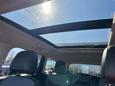 Used 2017 Ford Escape Titanium image 28