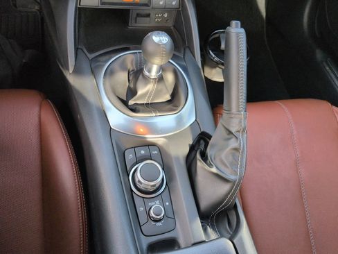 Used 2023 MAZDA MX-5 Miata Grand Touring RWD image 17