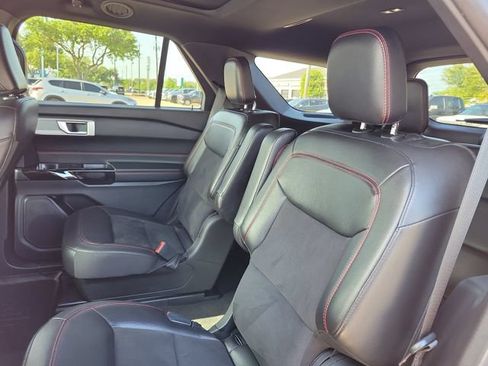 Used 2022 Ford Explorer ST-Line RWD image 10