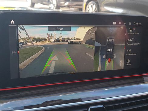 Used 2021 BMW M550i xDrive w/ Executive Package image 30