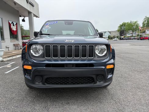 Used 2023 Jeep Renegade Latitude AWD/4WD image 4