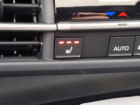 Used 2025 Toyota Sienna XSE FWD image 25