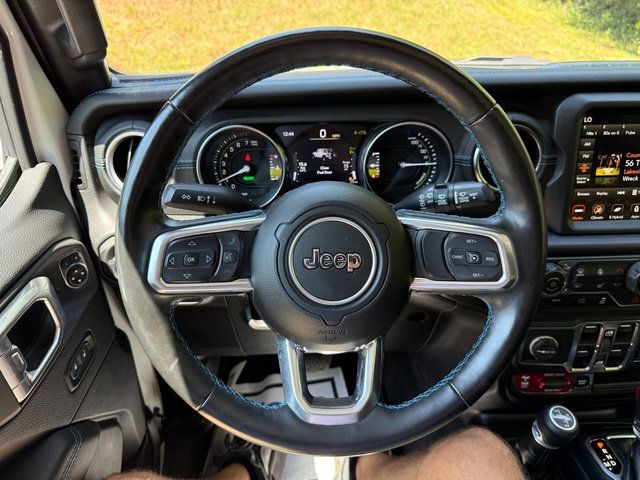 Used 2022 Jeep Wrangler Unlimited Rubicon 4xe w/ Cold Weather Group AWD/4WD image 19