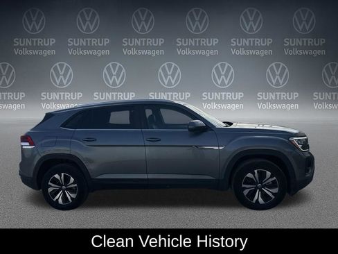 Used 2024 Volkswagen Atlas Cross Sport SE image 3