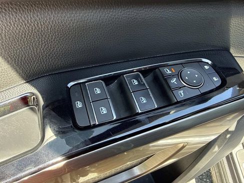Used 2024 Nissan Pathfinder Platinum AWD/4WD image 24
