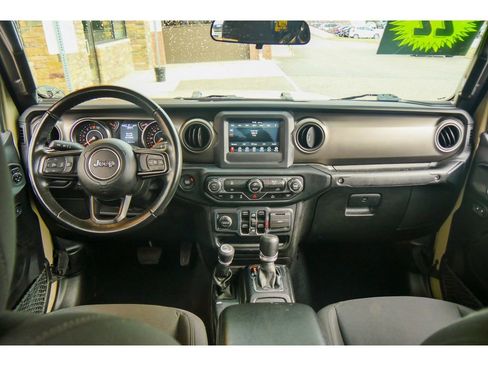 Used 2022 Jeep Gladiator Sport image 12