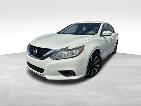 Used 2018 Nissan Altima 2.5 SV w/ 2.5 SV Technology Package FWD image 9