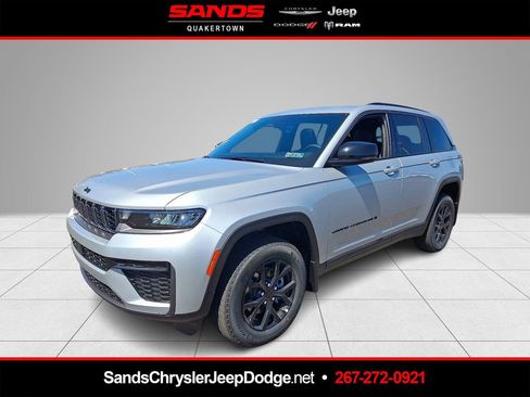 New 2026 Jeep Grand Cherokee Altitude AWD/4WD image 1