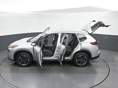 Used 2024 Nissan Rogue SV FWD image 51