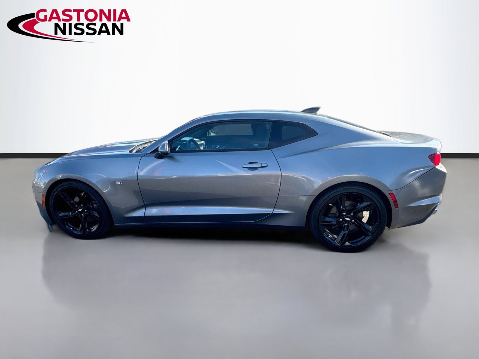 Used 2019 Chevrolet Camaro LT RWD image 5