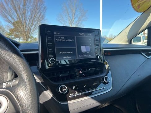 Used 2022 Toyota Corolla LE image 20