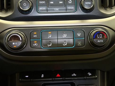 Used 2017 Chevrolet Colorado Z71 RWD image 10