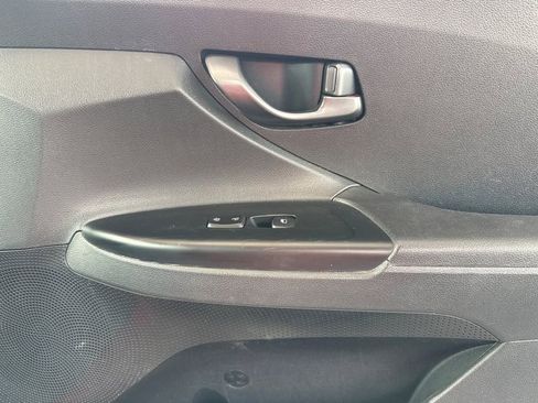 Used 2019 Hyundai Veloster 2.0 FWD image 25