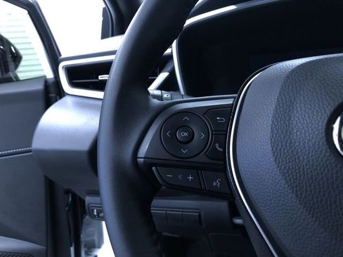 Certified 2025 Toyota Corolla XSE image 25