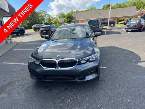Used 2020 BMW 330i Sedan w/ Driving Assistance Package RWD image 3