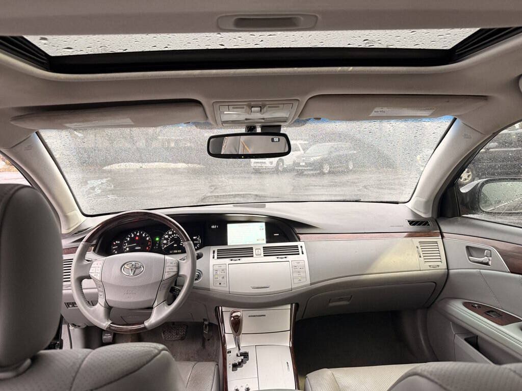 Used 2009 Toyota Avalon Limited FWD image 7