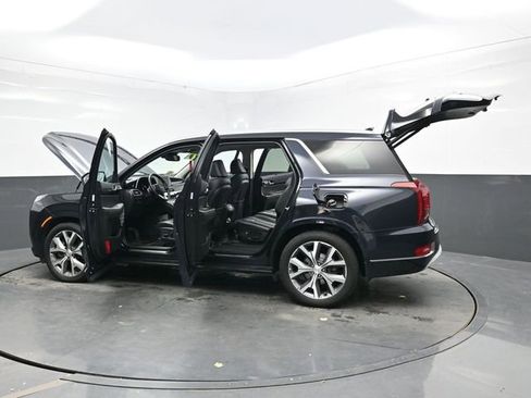 Used 2022 Hyundai Palisade Limited w/ Winter Package image 44