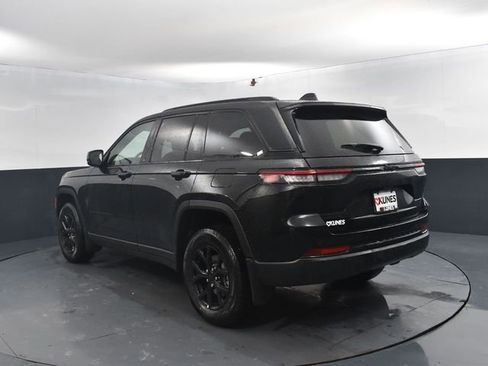 New 2025 Jeep Grand Cherokee Altitude image 7