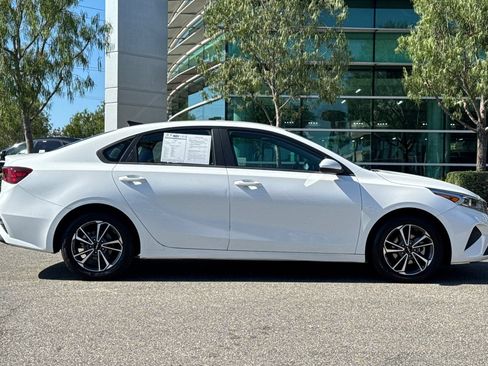 Used 2022 Kia Forte LXS FWD image 3