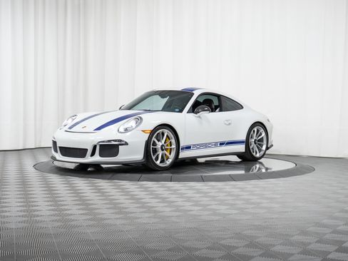 Certified 2016 Porsche 911 R RWD image 36