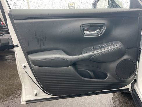 Used 2025 Honda HR-V LX image 22