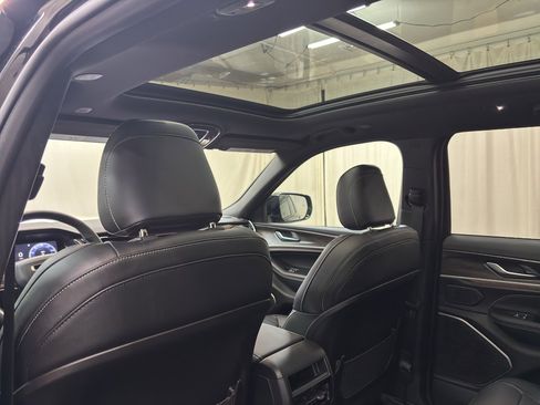 New 2026 Jeep Grand Cherokee Limited image 18