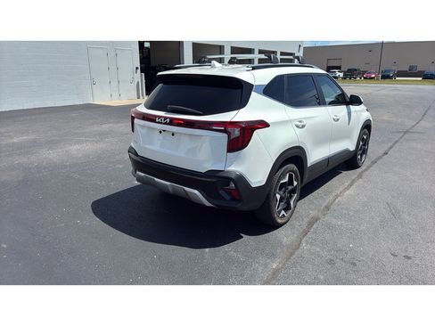 Used 2025 Kia Seltos EX w/ EX Sunroof Package FWD image 6