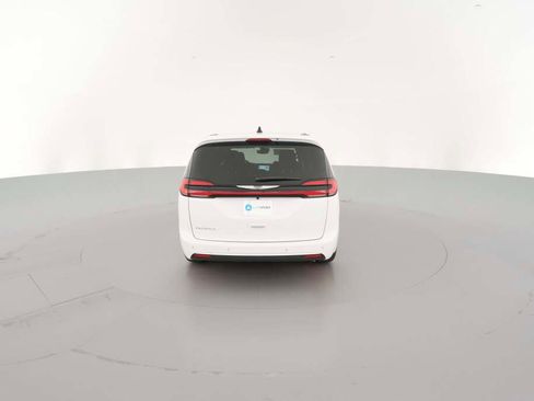 New 2026 Chrysler Pacifica Select image 10
