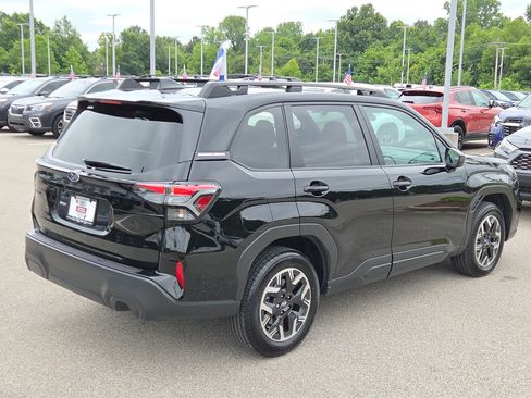 Used 2026 Subaru Forester Premium AWD/4WD image 3
