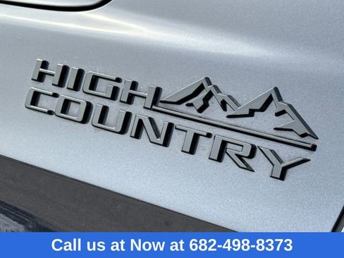 Used 2022 Chevrolet Suburban High Country image 6
