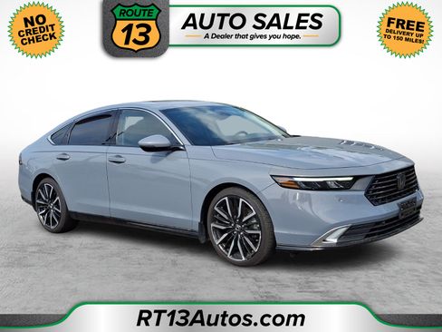 Used 2023 Honda Accord Touring image 1