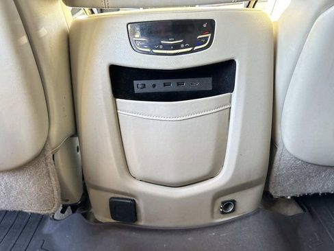 Used 2018 Cadillac Escalade ESV Premium Luxury image 17