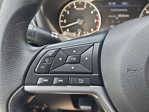 Used 2025 Nissan Altima 2.5 SV FWD image 21