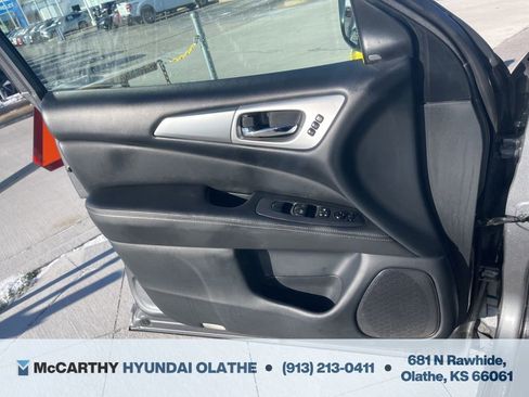 Used 2019 Nissan Pathfinder SL image 33