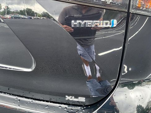 Used 2022 Toyota Highlander XLE AWD/4WD image 8