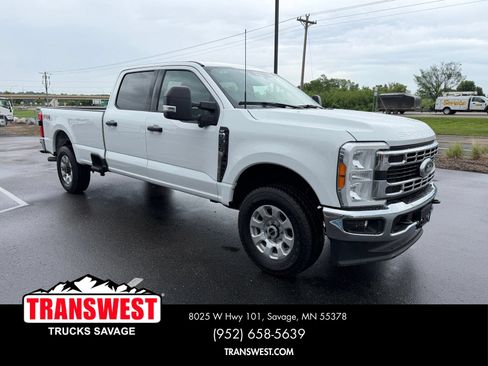 Used 2023 Ford F350 Lariat AWD/4WD image 7