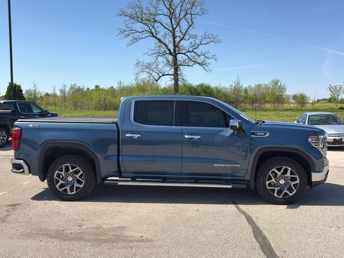 Used 2024 GMC Sierra 1500 SLT w/ SLT Premium Plus Package AWD/4WD image 7