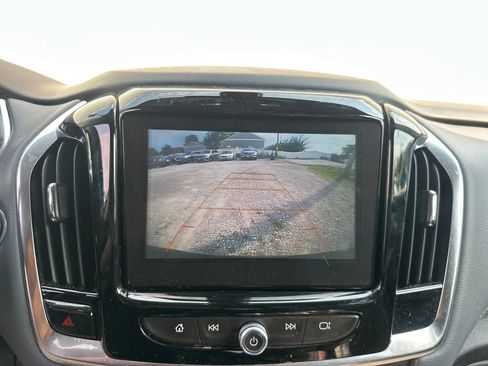 Used 2018 Chevrolet Traverse LT AWD/4WD image 18